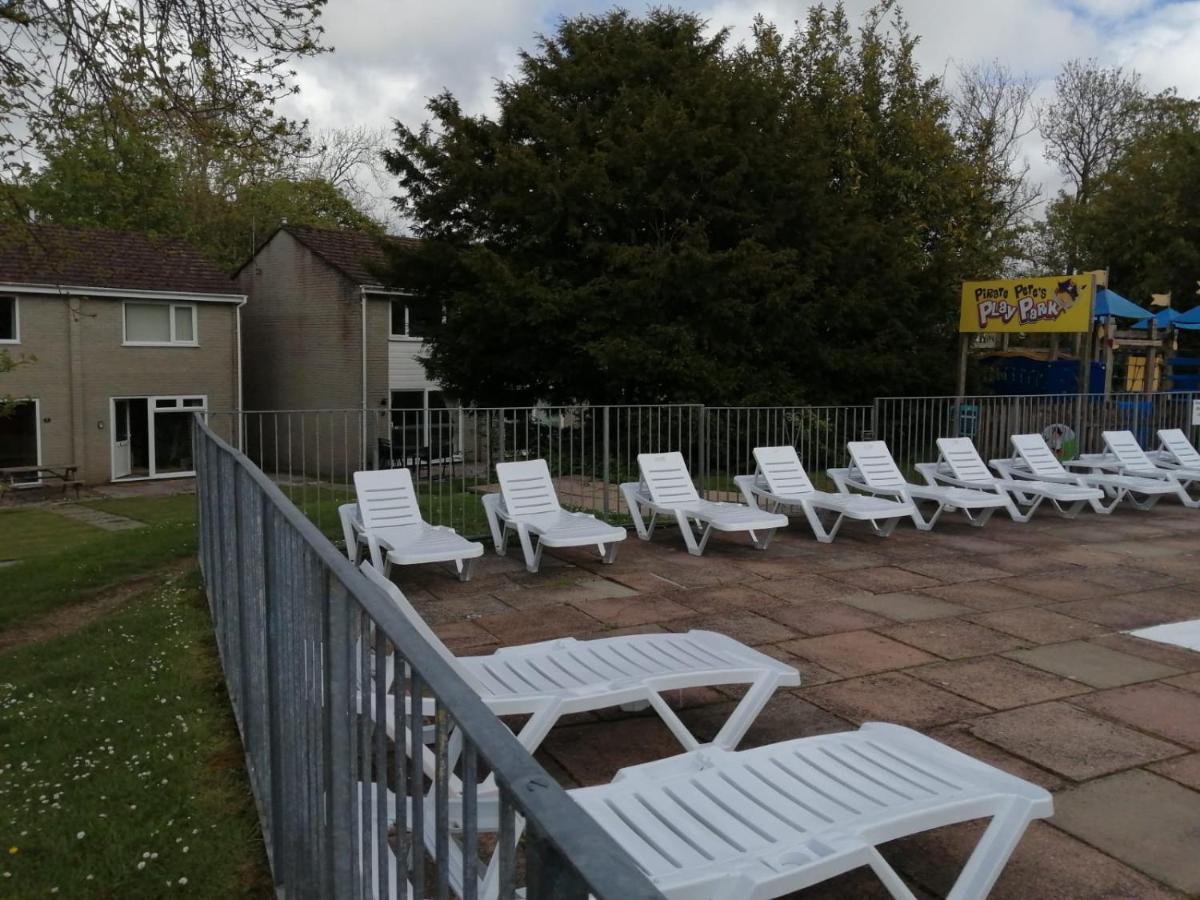 2 Bed Villa With Full Use Of Site Facilities 뉴키 외부 사진
