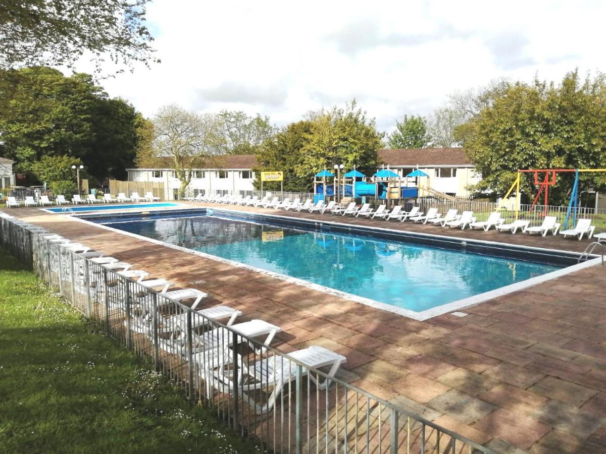 2 Bed Villa With Full Use Of Site Facilities 뉴키 외부 사진