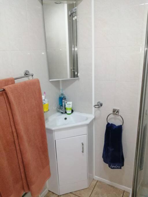 Cornwall Family Friendly Villa With Free Use Of Pool, Soft Play, Mini Golf, Tennis, Gym, Fitness Classes, Sauna And Ice Baths 뉴키 외부 사진